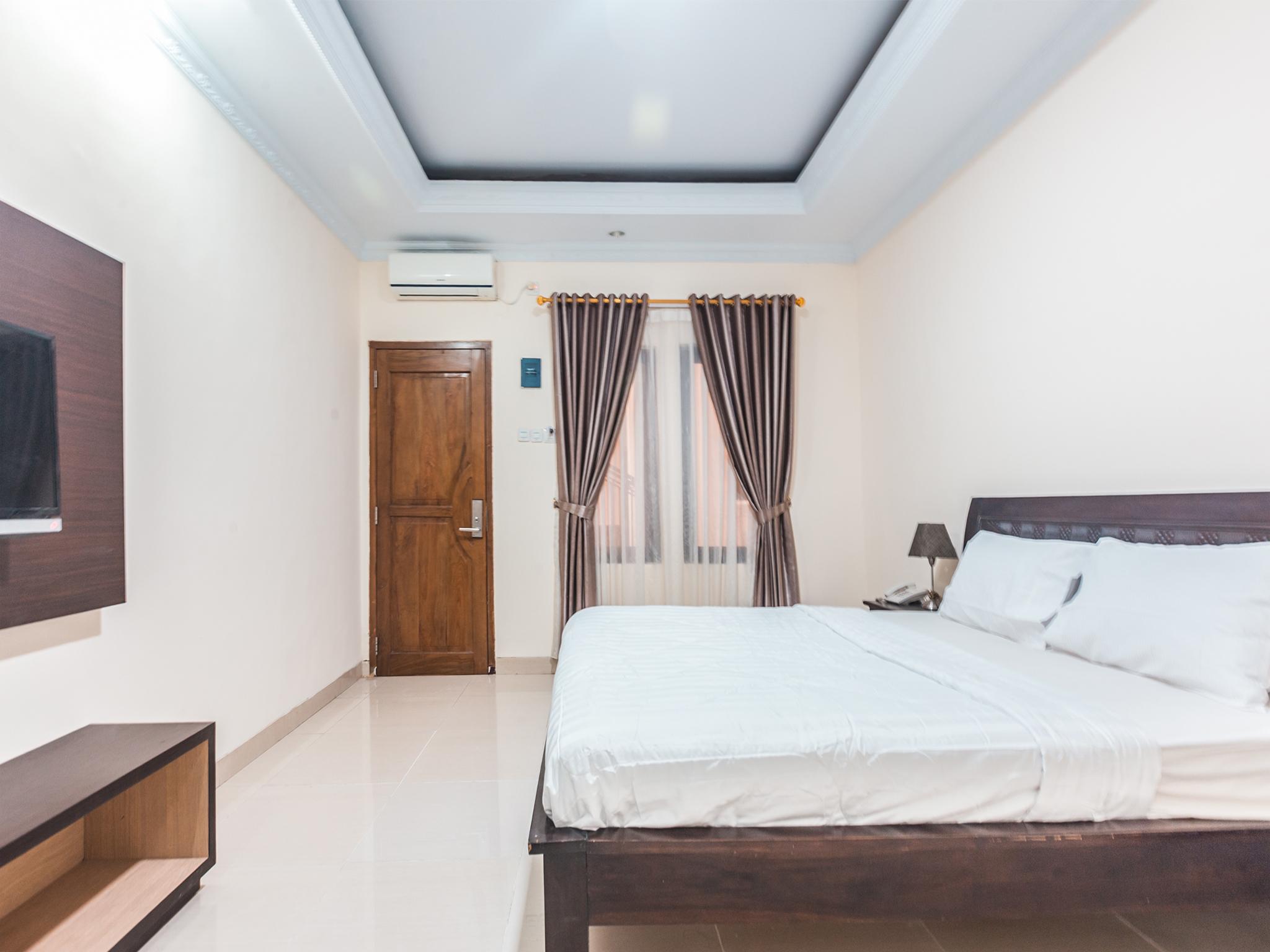 Oyo 1667 Wisma Lux Barkah Джакарта Экстерьер фото